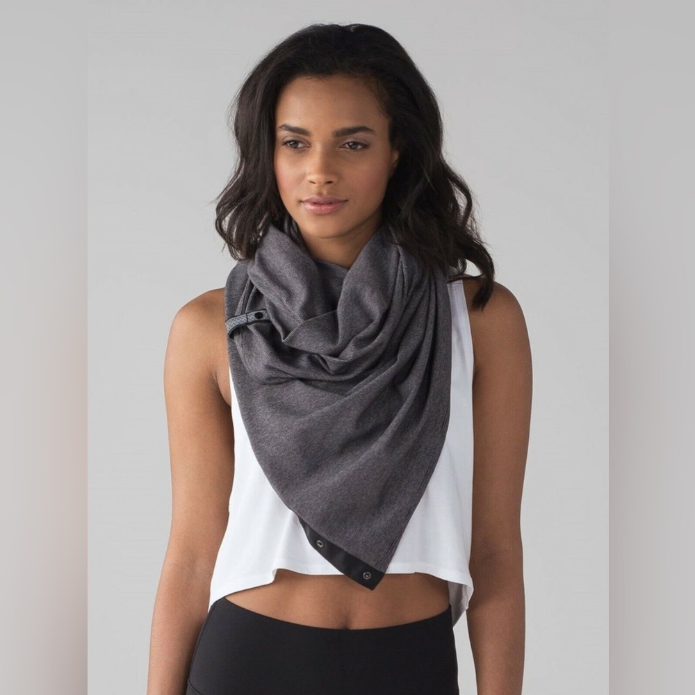 FALL STAPLE  - 🖤Lululemon Vinyasa Scarf- SO many ways to wear it! 🖤